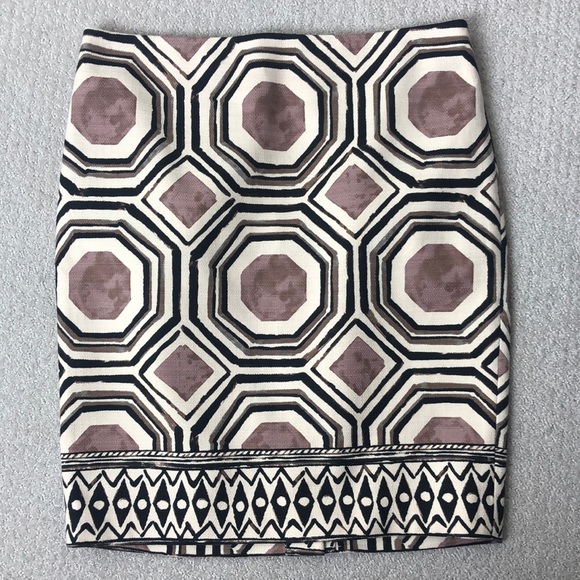 LOFT Ann Taylor Tan Brown Geo Tribal Print Pencil Skirt Size 8P - Picture 2 of 9